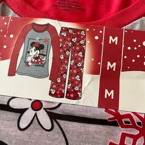 New! Minnie Mouse 2 piece medium Christmas holiday pajamas super soft & cute!!